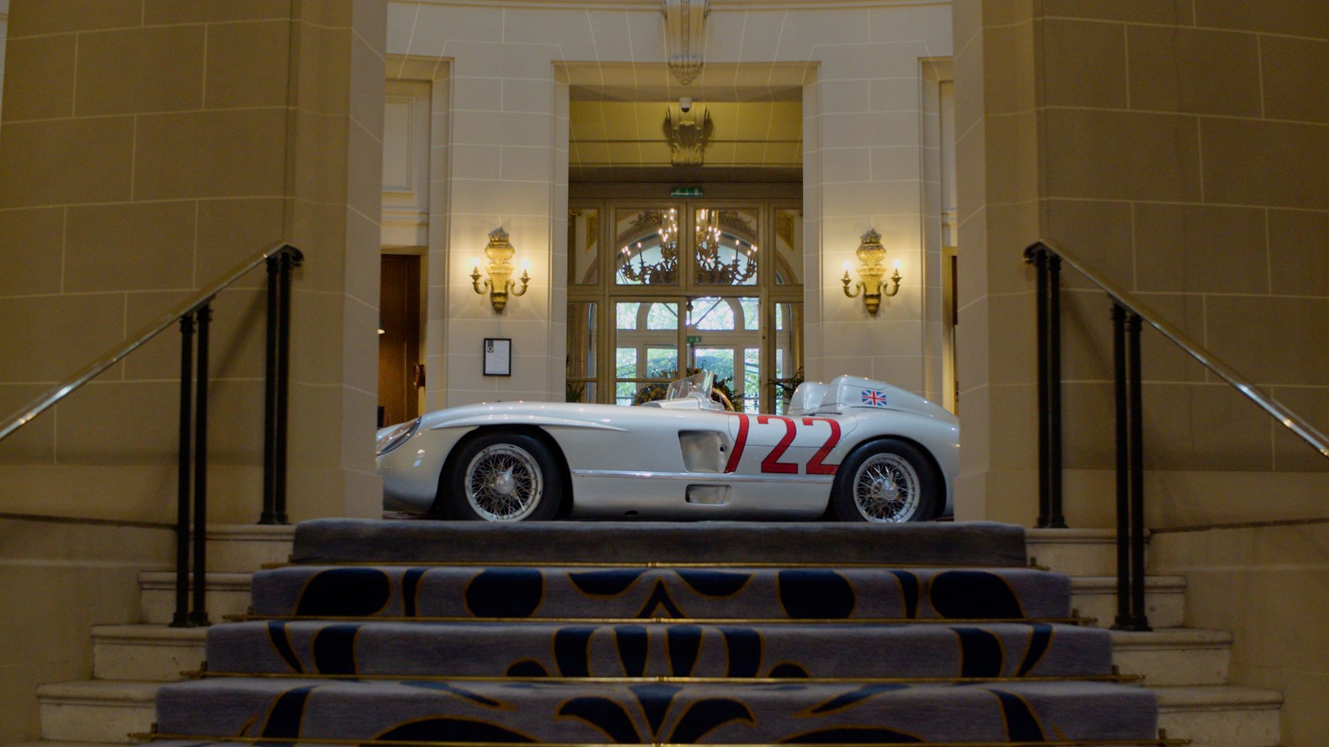 Digital Pie Captures Historic Morning: Iconic Mercedes-Benz 300 SLR at Royal Automobile Club